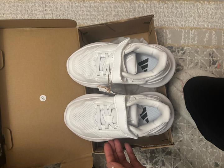 Кроссовки adidas