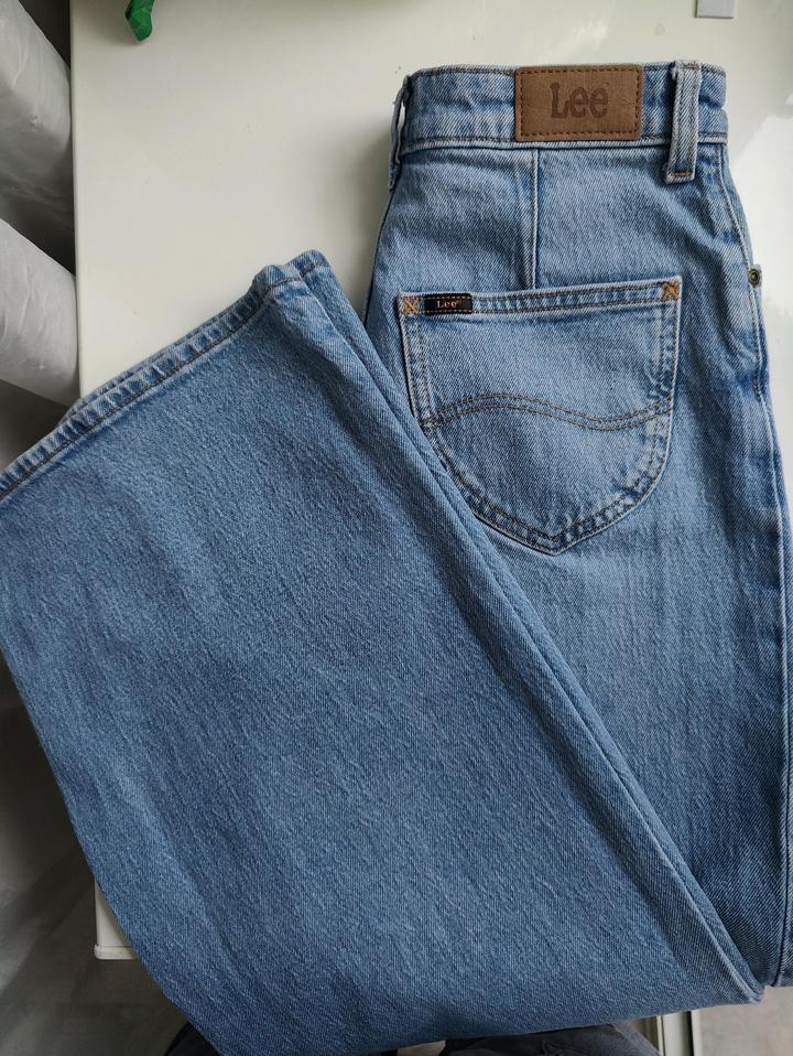 Lee