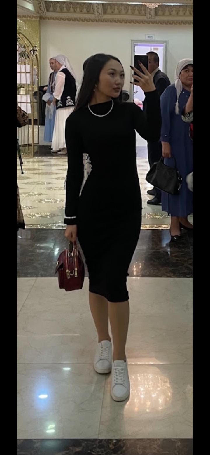 Zara Черное трикотажное платье миди