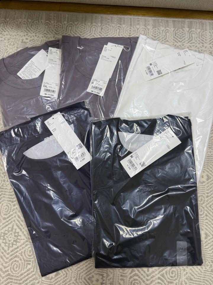 Футболки Uniqlo