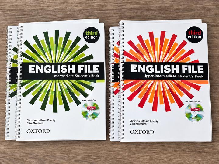 📚 English File — Intermediate / Upper-Intermediate