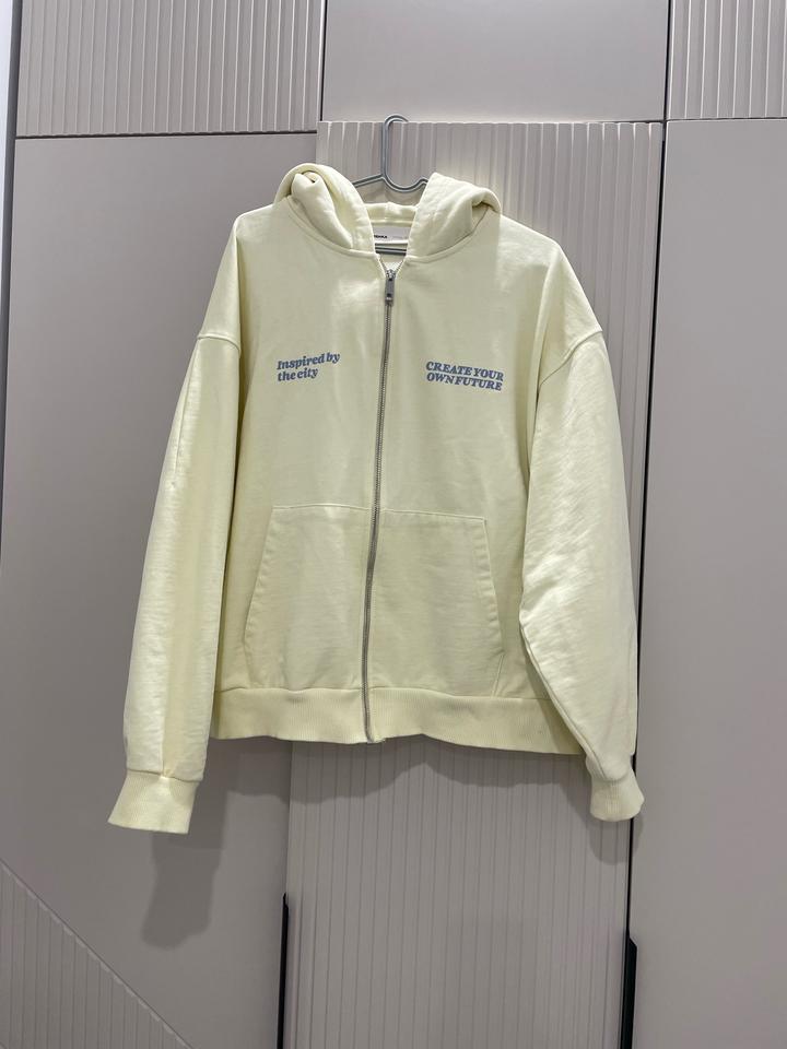 Худи Bershka