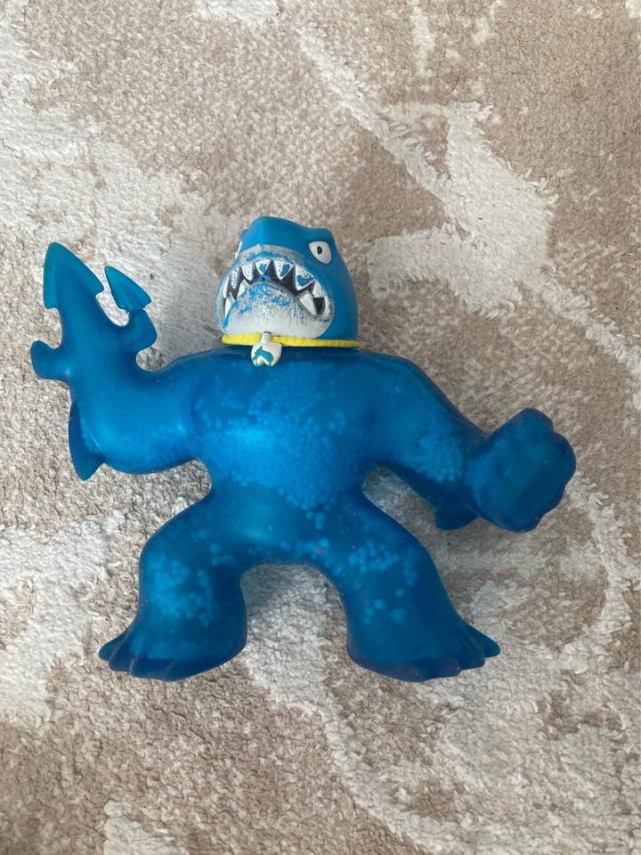 Игрушка фигурка акула