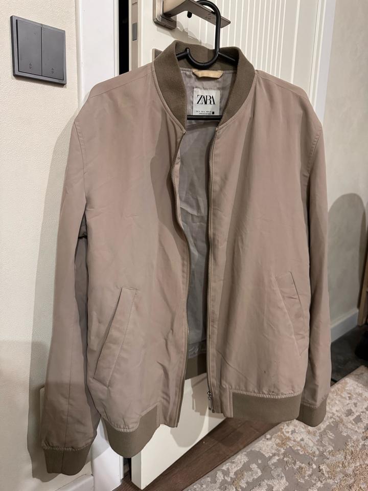 Бомбер Zara