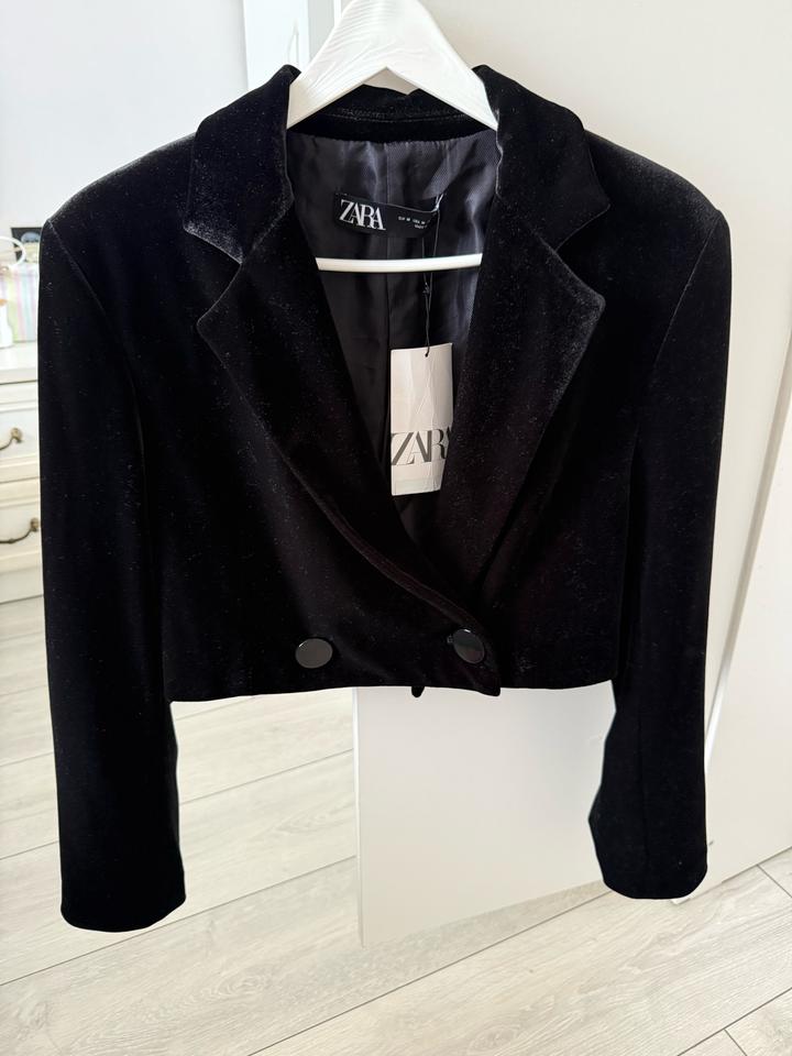 Укороченный бархатный жакет ZARA