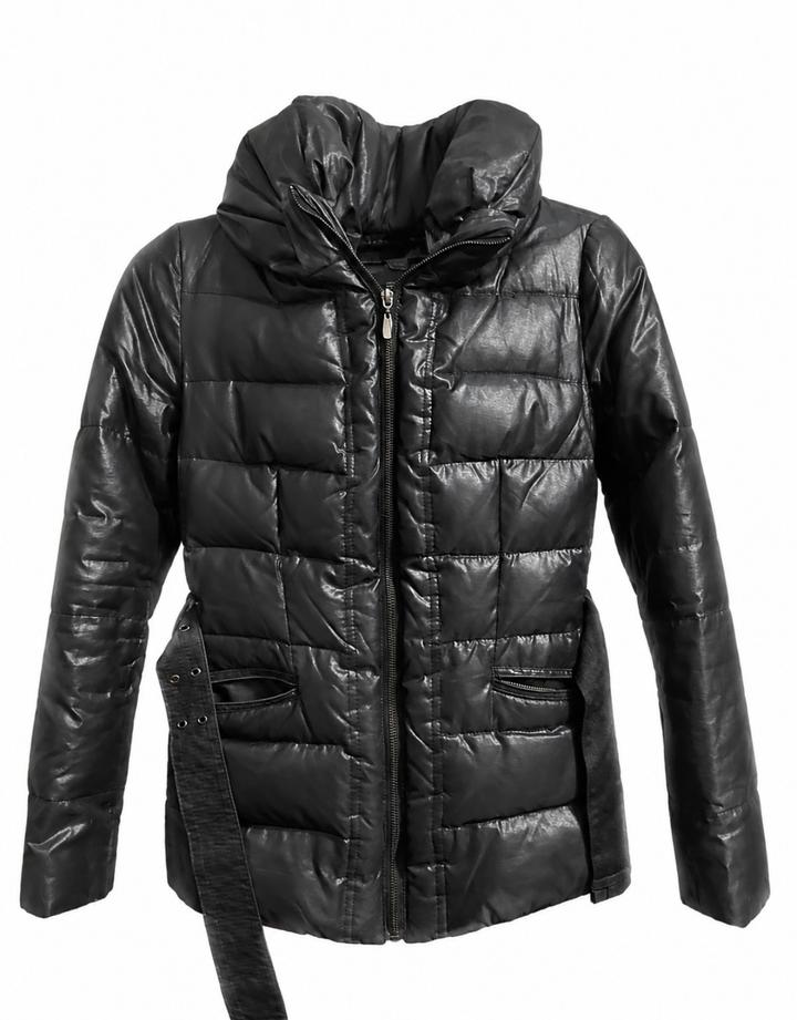 Zara woman