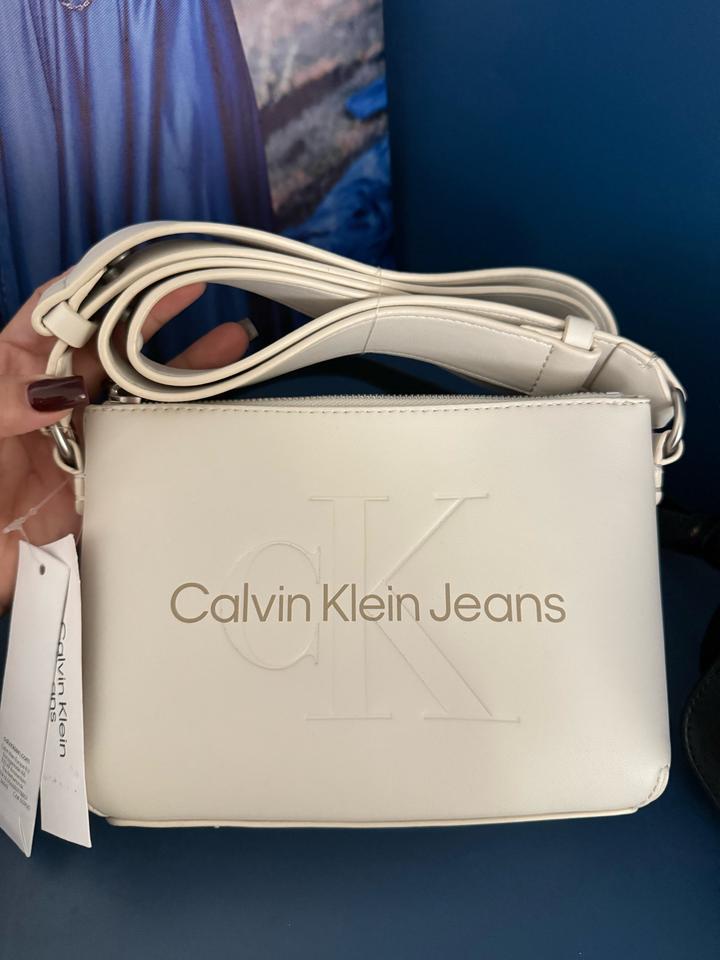 Сумка кросс-боди Calvin Klein Jeans
