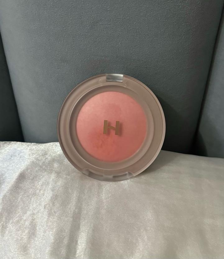 Румяна hince