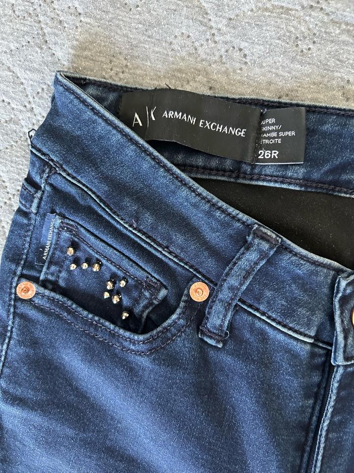 Джинсы Armani Exchange