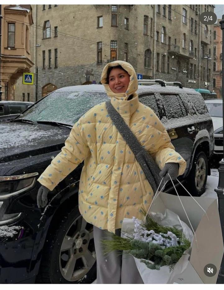 Пуховик с цветочным принтом
