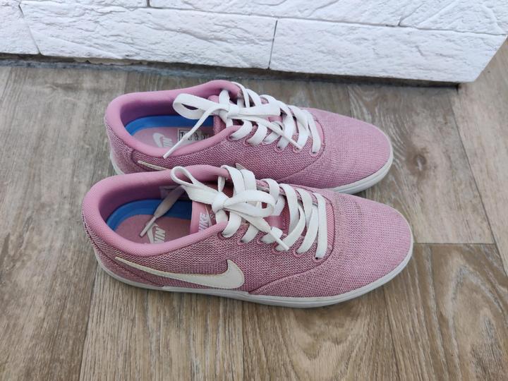 Розовые кеды Nike SB Check Solarsoft