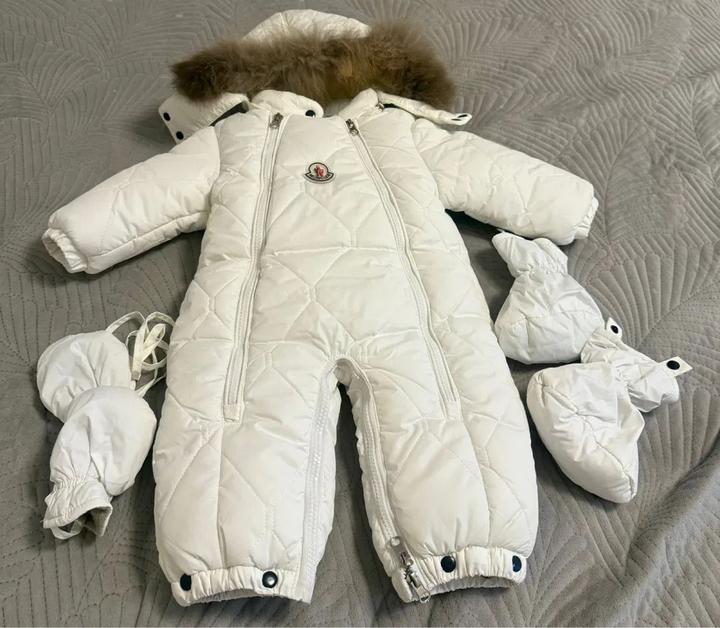 Утепленный комбинезон Moncler