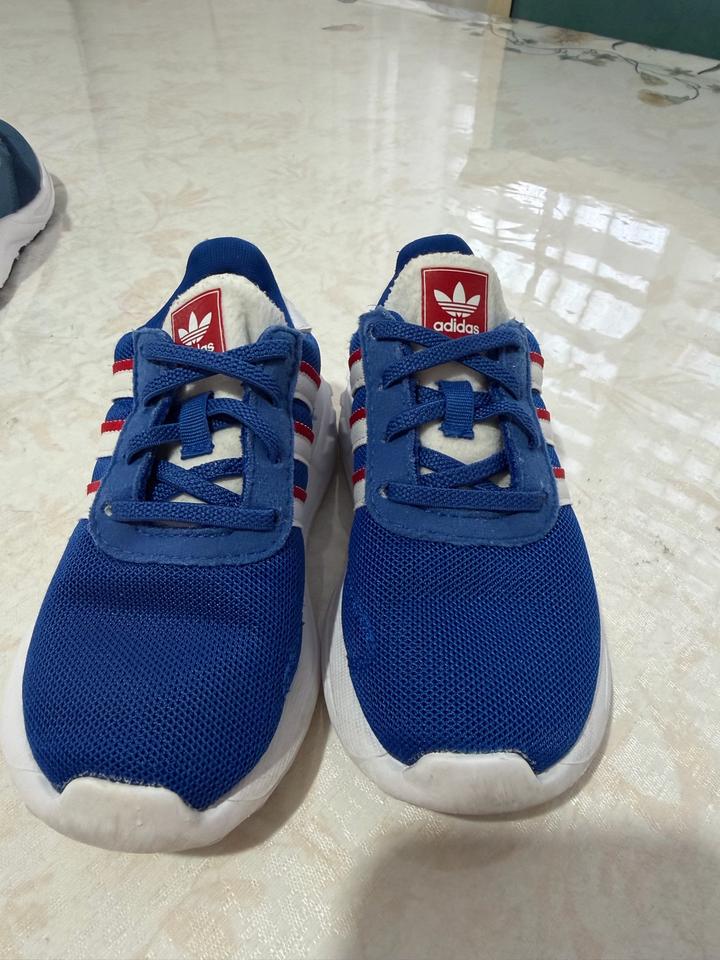 Кроссовки adidas