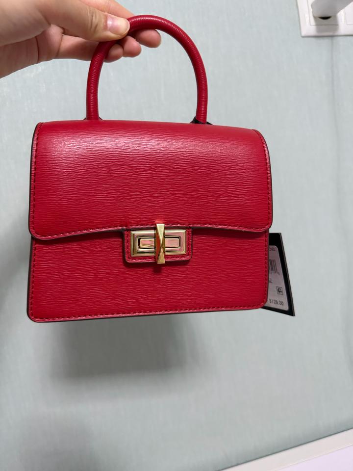 DKNY