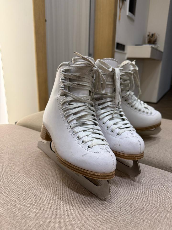 Фигурные коньки Jackson
