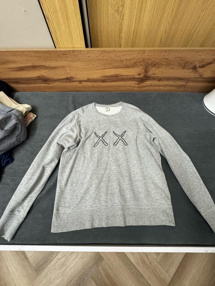 Свитшот Uniqlo Kaws Sesame Street
