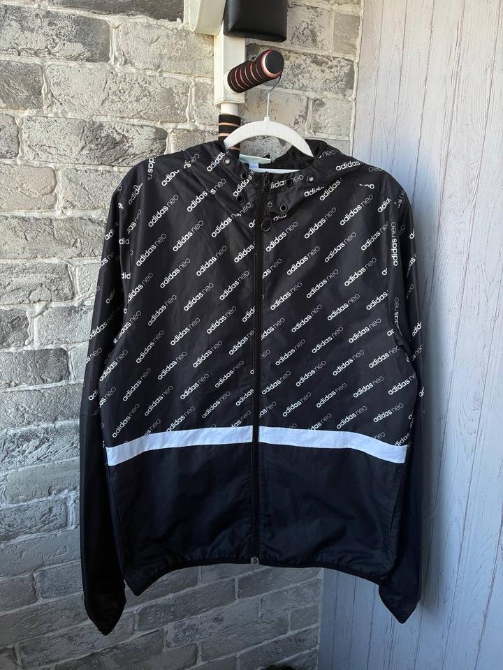Ветровка adidas neo
