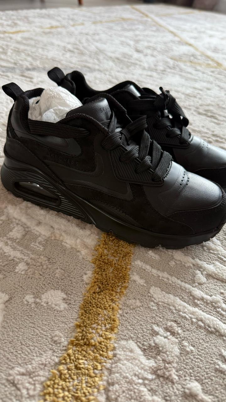 Skechers