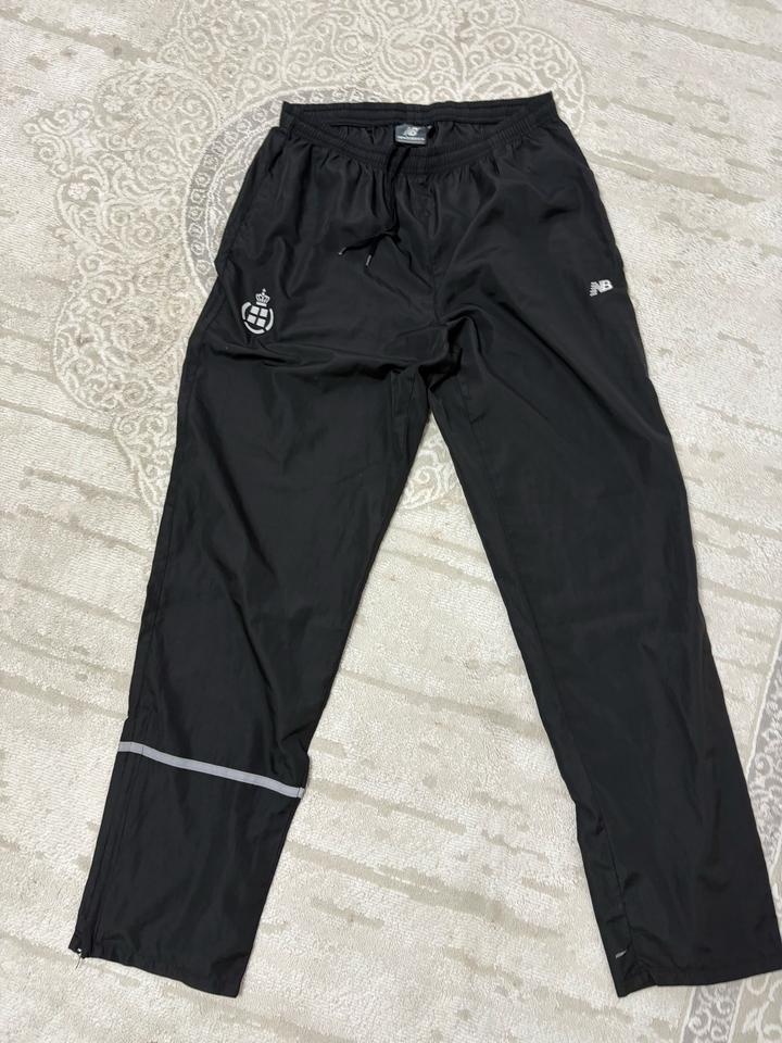 Брюки New Balance спортивные черные M