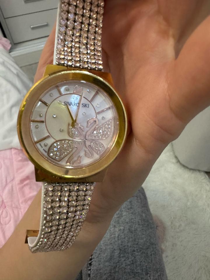 Часы Swarovski со стразами