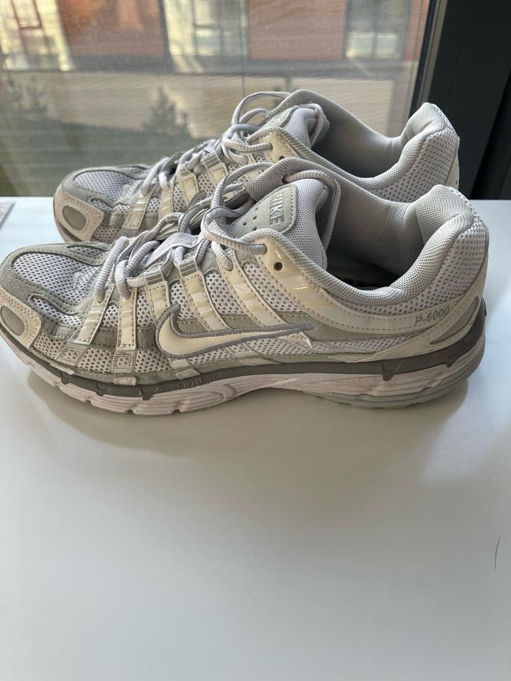 Кроссовки Nike
