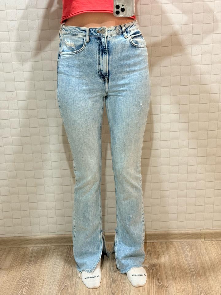 Джинсы Zara с разрезами