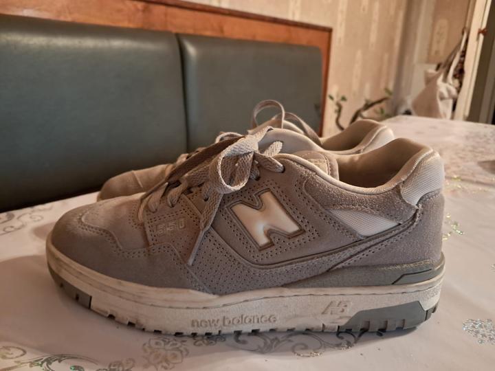 Кроссовки New Balance 550, размер 38 — стильные серо-бежевые
