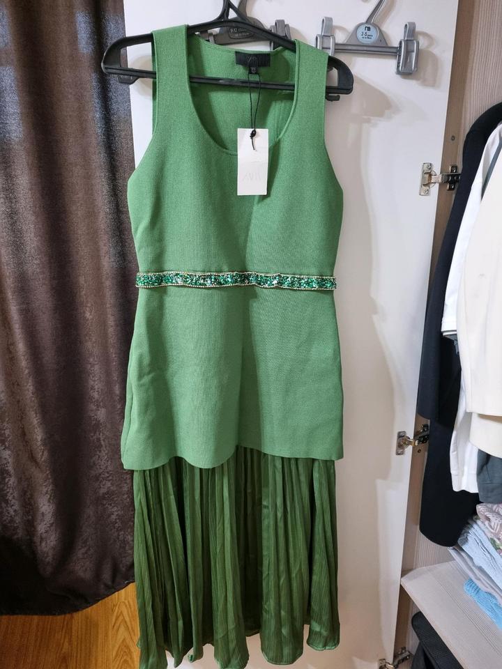 Платье Zara зелёное