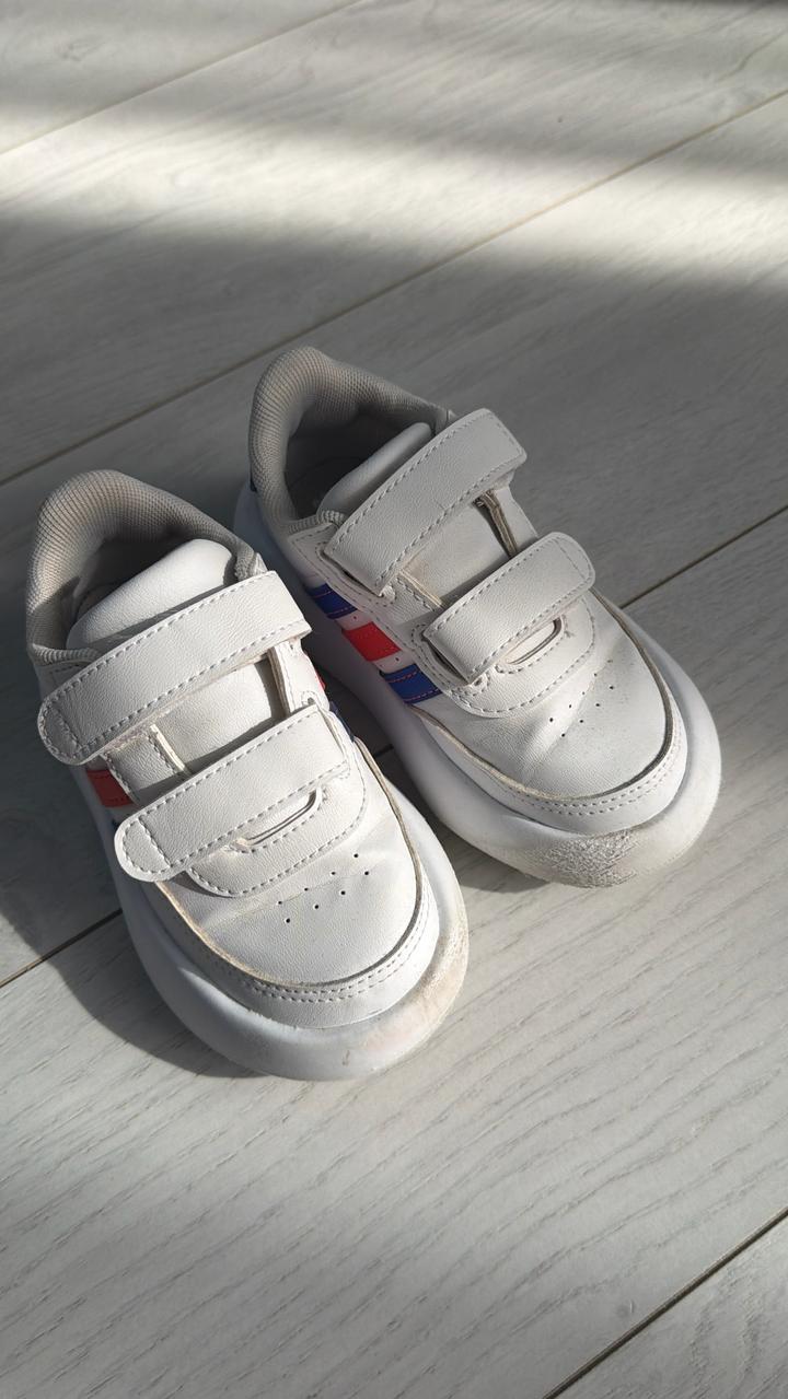 Кроссовки adidas детские