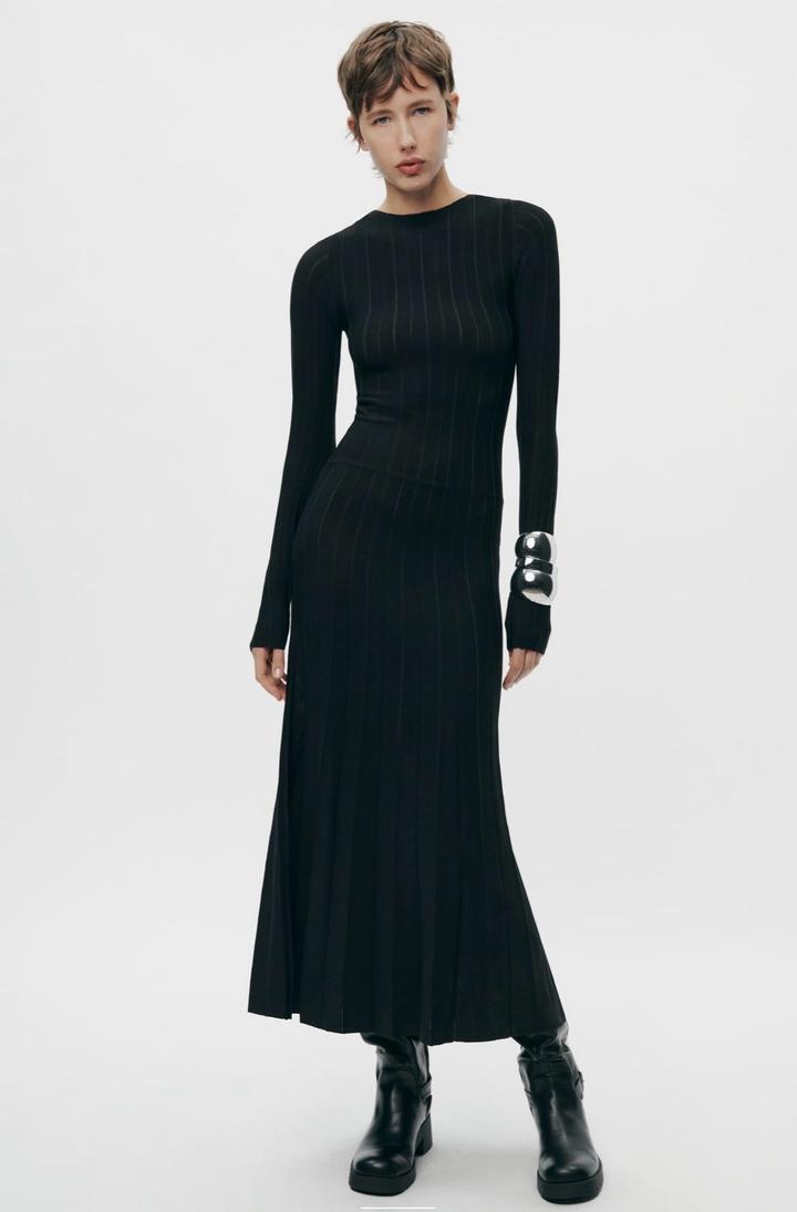 Zara Длинное платье из трикотажа с плиссировкой (новое с этикеткой)