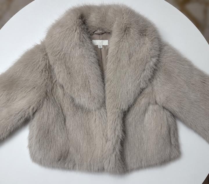Шуба Zara Short Faux Fur Coat