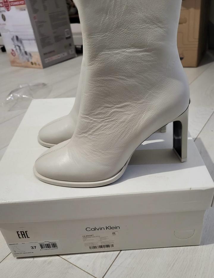 Продам новые ботинки Calvin klein
