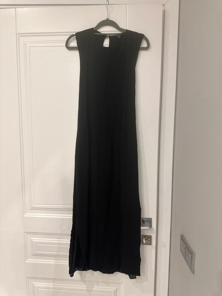 Черное платье Massimo Dutti