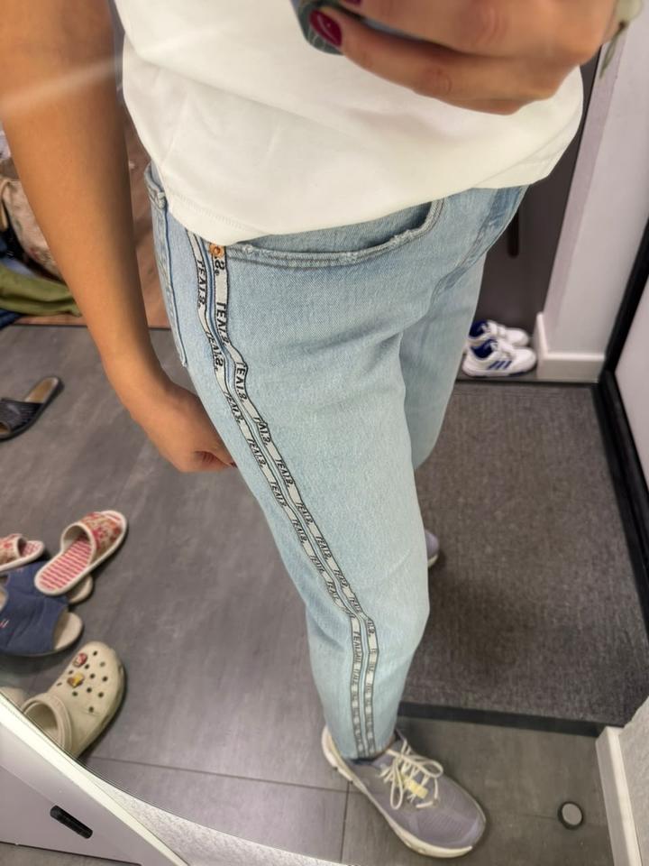 Levi's