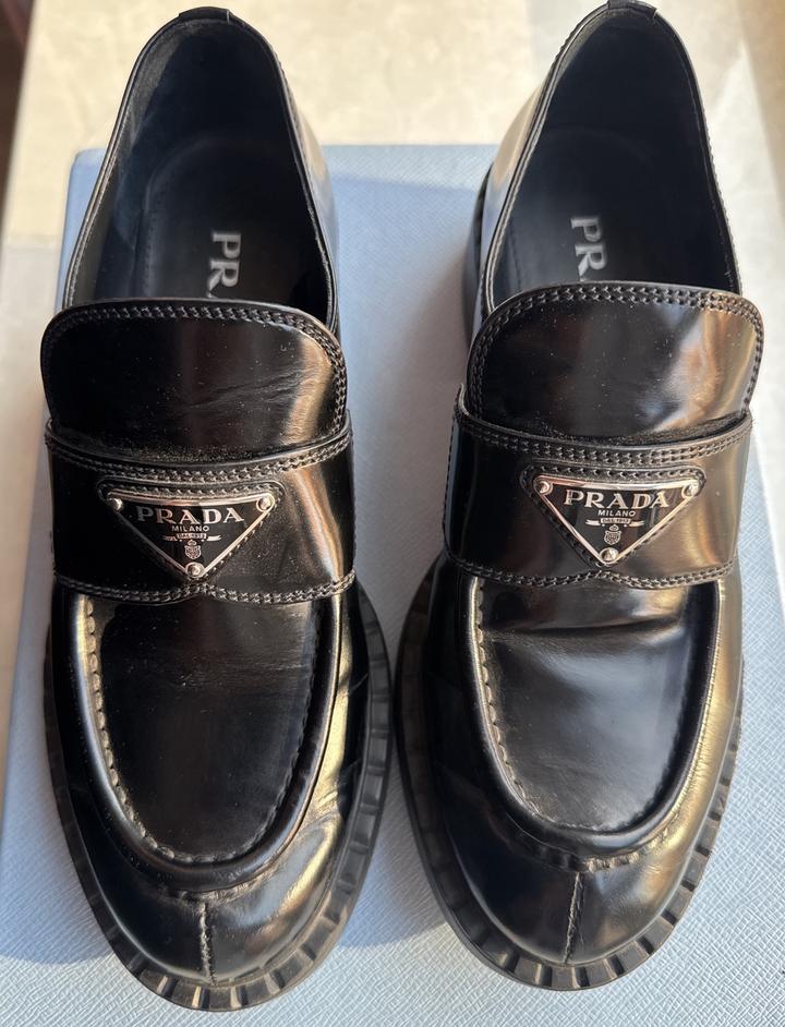 Лоферы Prada