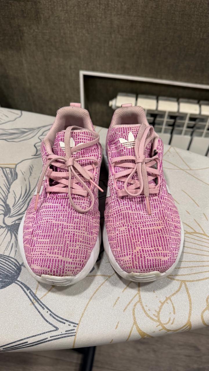 Кроссовки adidas