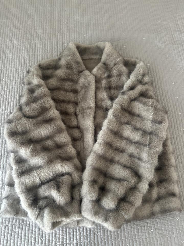 Шуба из искусственного меха