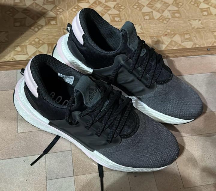 Кроссовки adidas