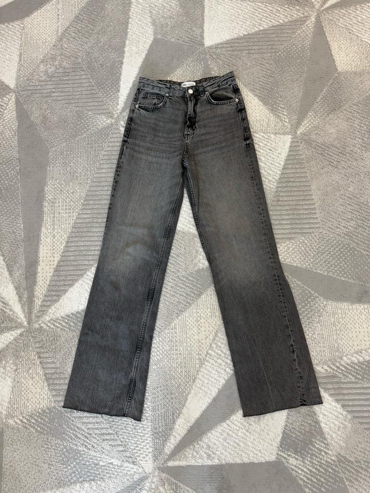 Джинсы серые на высокой посадка Zara 36