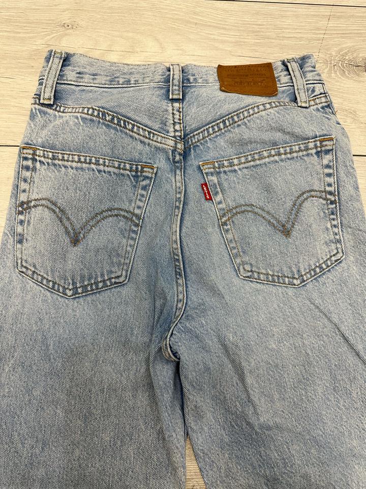 Levi's
