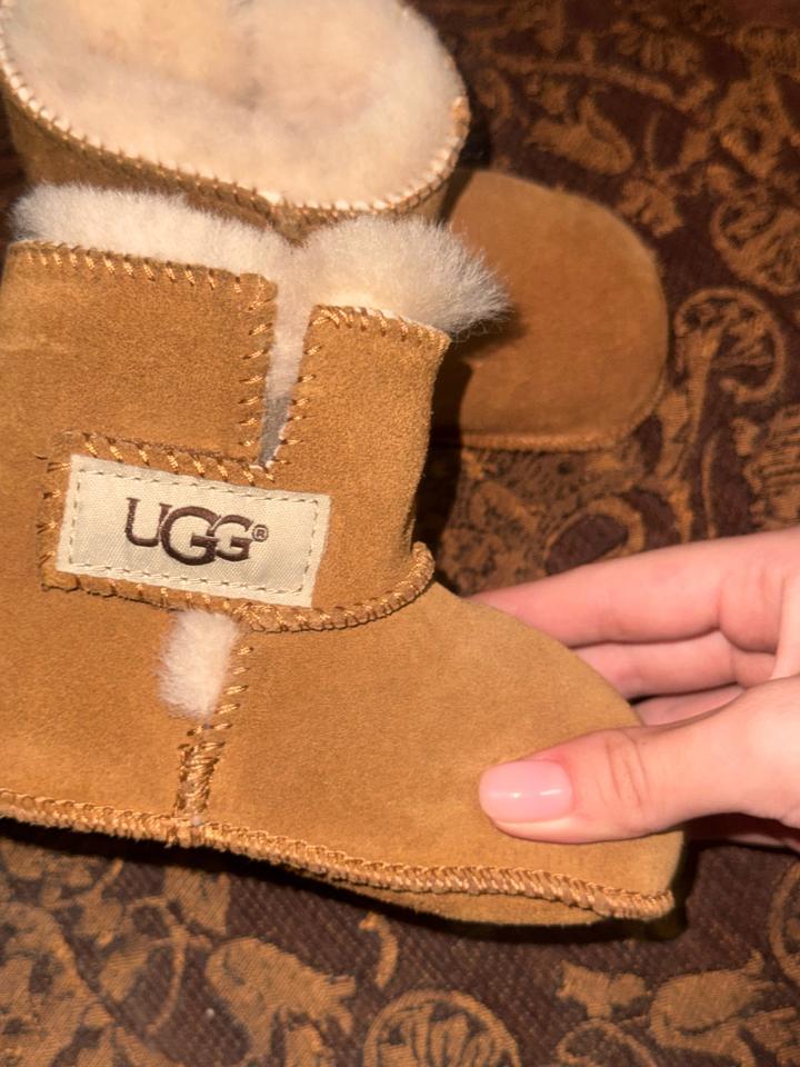 UGG