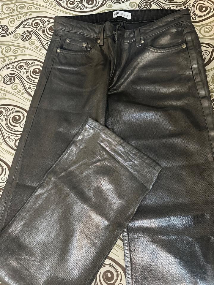 Джинсы ZARA с покрытием