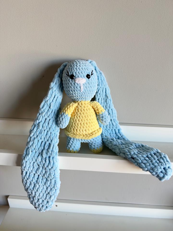 Handmade (ручная работа) Вязаная игрушка Зайчик (ручная работа)