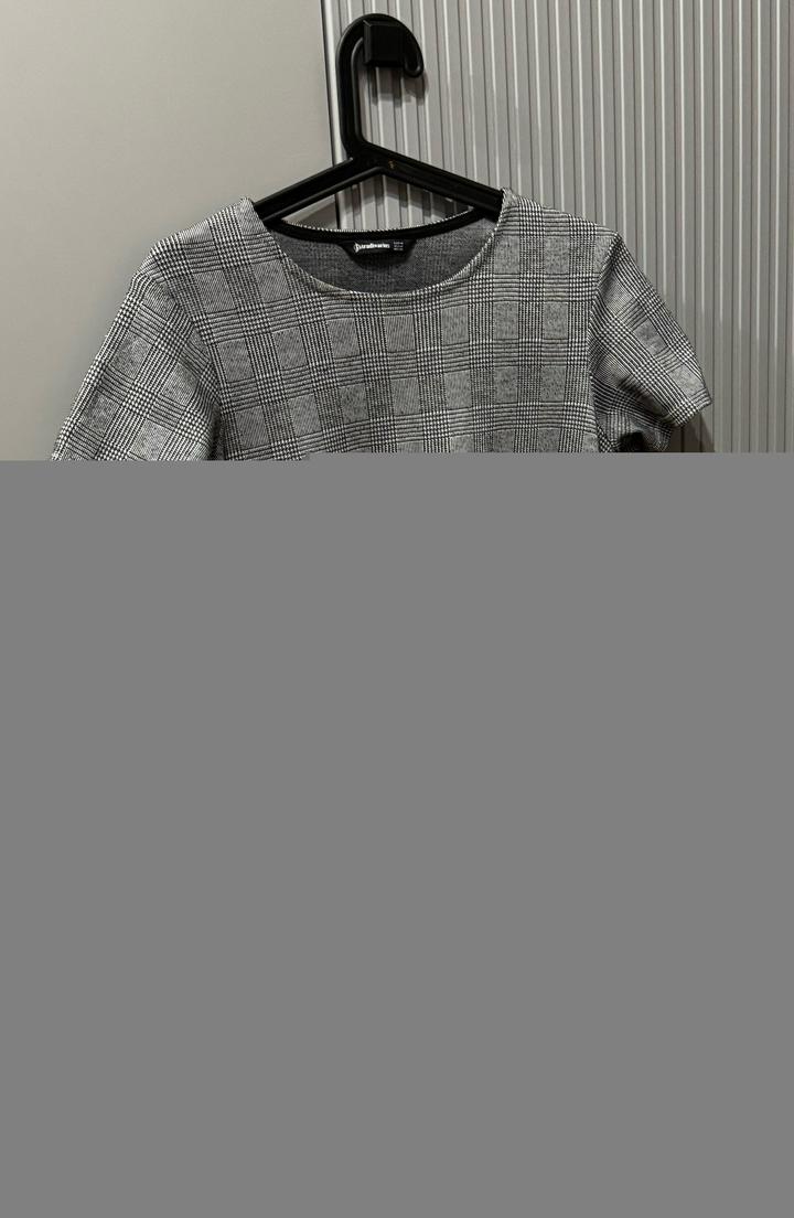 Платье в клетку Stradivarius
