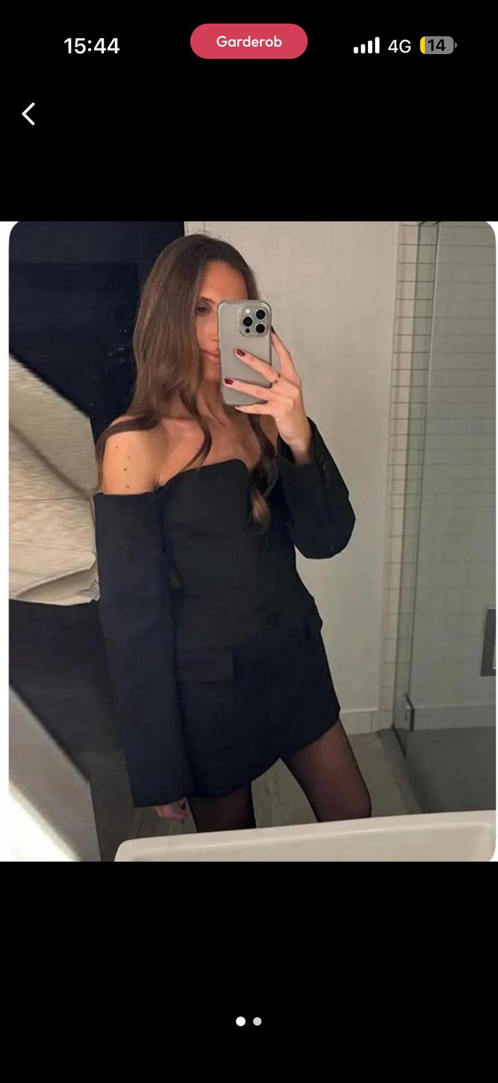 Платье с открытыми плечами