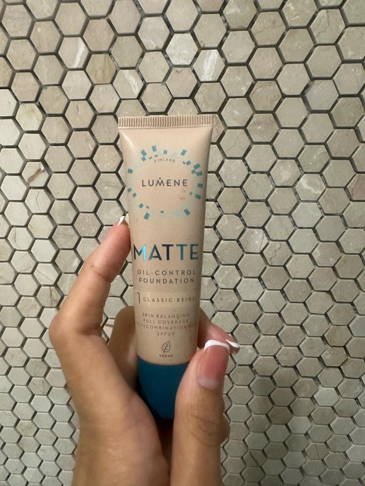 Тональный крем Lumene Matte Oil-Control Foundation