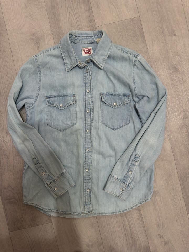 Джинсовая рубашка Levi's