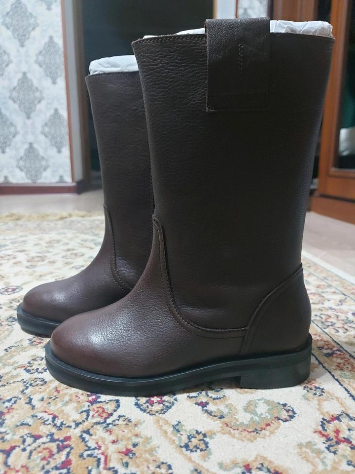 Демисезонные сапожки из натуральной кожи Zara