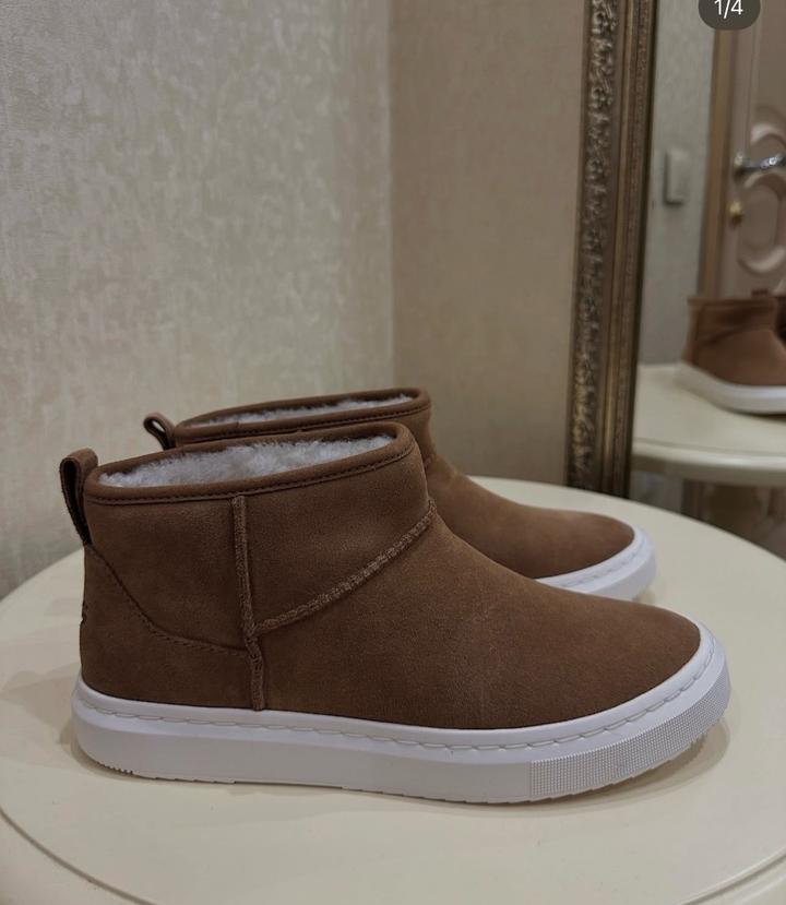 UGG