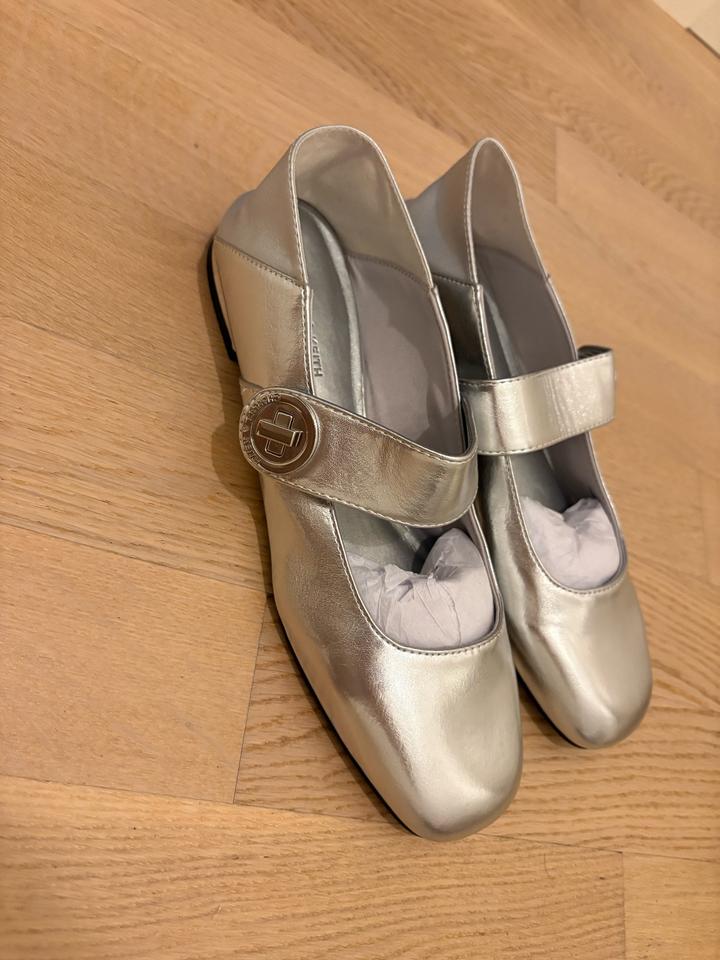 Charles & Keith